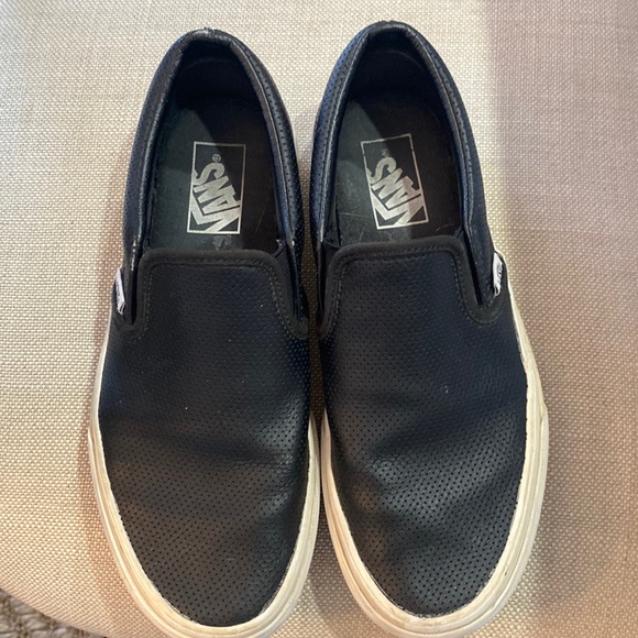Women’s Black slip-on Vans, size 6.5 - Picture 1 of 6